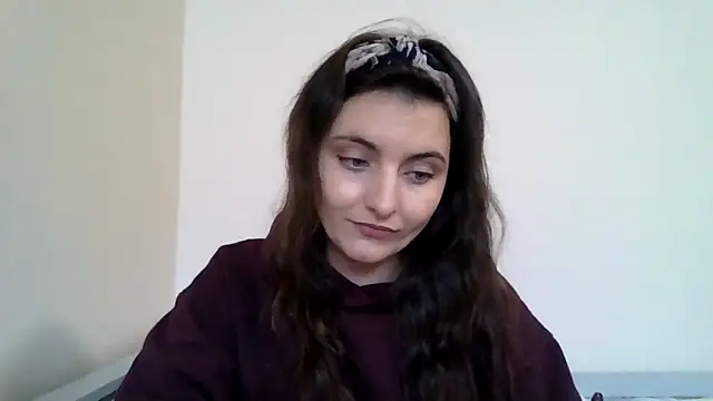 DInaraXRose online show from November 18, 2025, 10:51 am