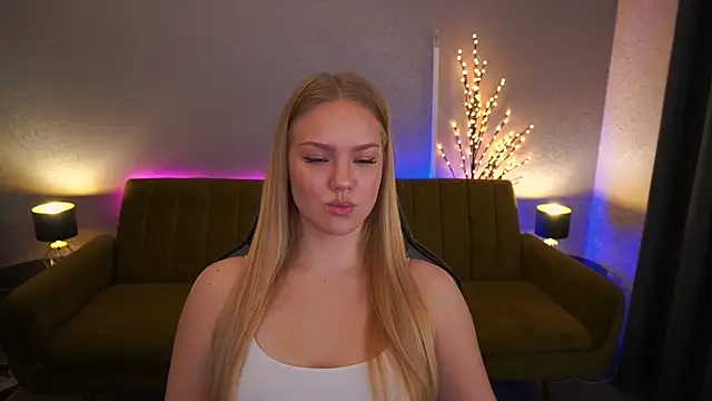 CelesteNoir online show from October 28, 2025, 7:40 am