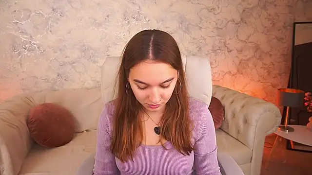 Snapshot of UrMuseOn chatting on November 19, 2025, 8:36 am UrMuseOn online show from November 19, 2025, 8:36 am