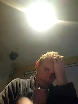 piercingpik online show from October 22, 2025, 8:41 pm