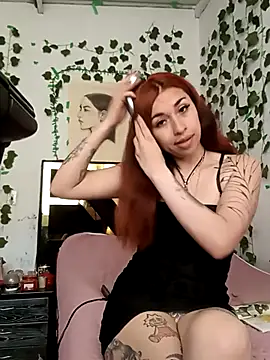 Snapshot of lucywhite13 chatting on November 28, 2025, 3:45 pm lucywhite13 online show from November 28, 2025, 3:45 pm