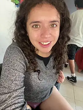 Lucy YupiSweet online show from November 26, 2025, 3:34 pm