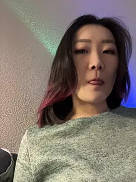 Snapshot of AikoYamada chatting on December 5, 2025, 7:18 am AikoYamada online show from December 5, 2025, 7:18 am