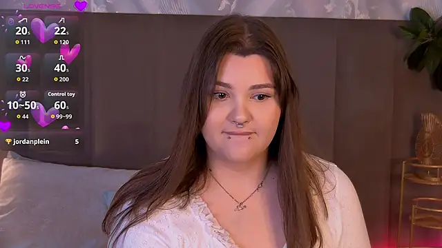 EmilyHyde online show from February 17, 2026, 10:12 am