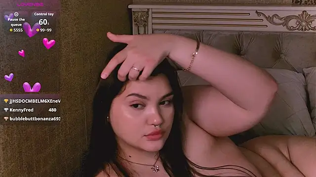 EmilyHyde online show from November 15, 2025, 8:29 am