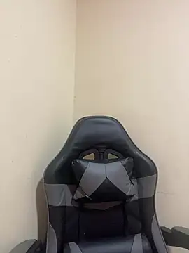 Vliacoooper2 online show from April 23, 2026, 10:55 am