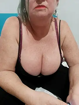 Snapshot of Miss-tetas chatting on November 16, 2025, 12:48 am Miss-tetas online show from November 16, 2025, 12:48 am