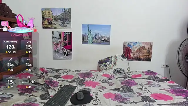 Snapshot of Roxana_Tony chatting on October 30, 2025, 2:54 am Roxana Tony online show from October 30, 2025, 2:54 am