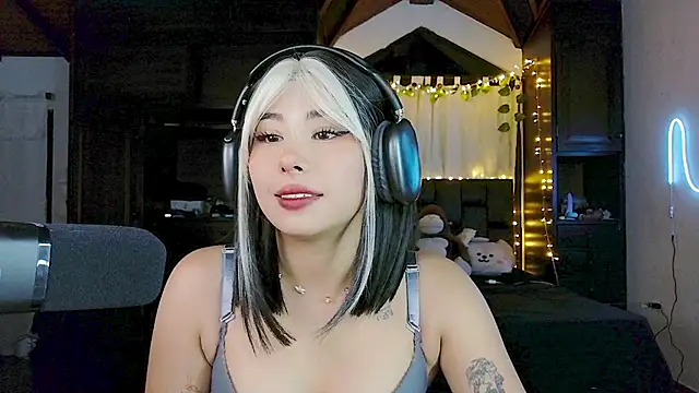 Shisuku Sophi online show from December 19, 2025, 6:27 am