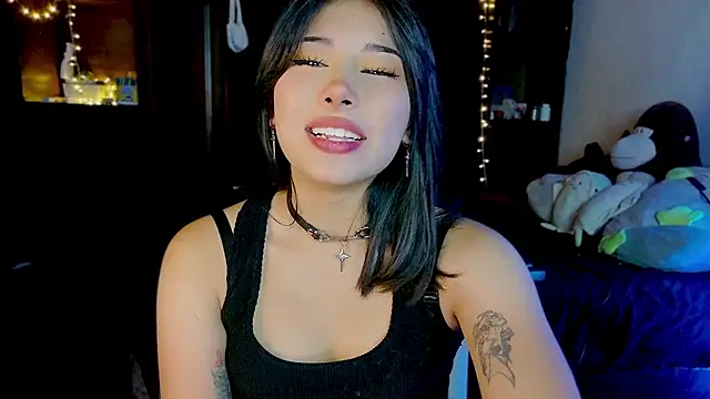 Snapshot of Shisuku_Sophi chatting on June 30, 2026, 12:43 am Shisuku Sophi online show from June 30, 2026, 12:43 am