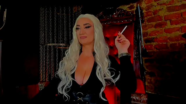 Snapshot of FinDomMya chatting on November 21, 2025, 8:52 pm FinDomMya online show from November 21, 2025, 8:52 pm