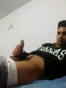 Camachito332 online show from April 28, 2026, 11:09 pm