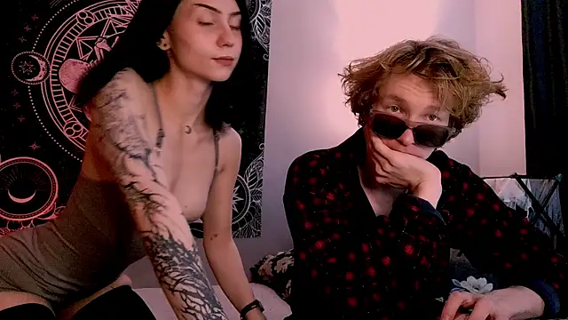 Snapshot of poisondevotion chatting on December 18, 2025, 3:49 pm poisondevotion online show from December 18, 2025, 3:49 pm