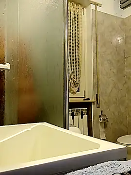 Snapshot of Io125 chatting on December 1, 2025, 7:09 am Io125 online show from December 1, 2025, 7:09 am