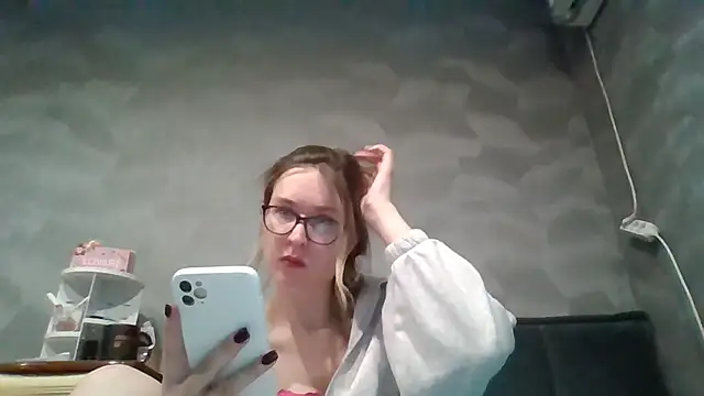 Snapshot of Jugira chatting on October 30, 2025, 11:56 pm Jugira online show from October 30, 2025, 11:56 pm