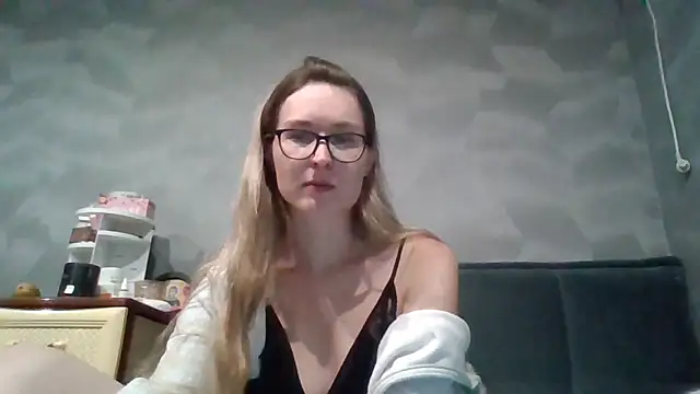 Snapshot of Jugira chatting on November 30, 2025, 9:59 pm Jugira online show from November 30, 2025, 9:59 pm