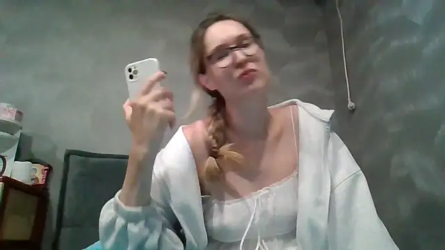 Snapshot of Jugira chatting on December 3, 2025, 11:14 pm Jugira online show from December 3, 2025, 11:14 pm