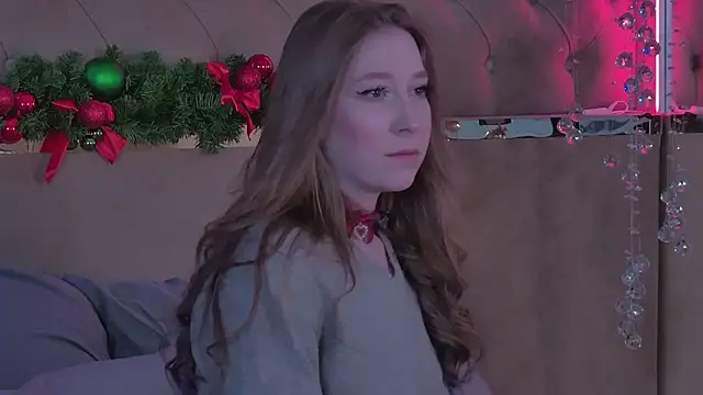 Snapshot of MiaEuphoria_ chatting on December 14, 2025, 4:29 am MiaEuphoria online show from December 14, 2025, 4:29 am