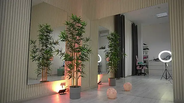 EmmaBlanco online show from February 28, 2026, 7:35 pm