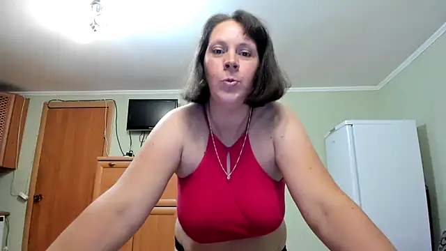 Snapshot of KATTYWARM_ chatting on October 16, 2025, 9:45 pm KATTYWARM  online show from October 16, 2025, 9:45 pm