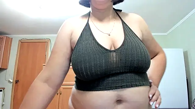 Snapshot of KATTYWARM_ chatting on October 12, 2025, 9:27 pm KATTYWARM  online show from October 12, 2025, 9:27 pm