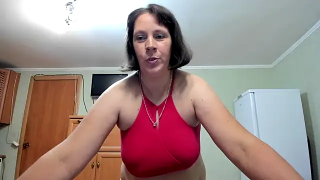 Snapshot of KATTYWARM_ chatting on October 7, 2025, 8:43 pm KATTYWARM  online show from October 7, 2025, 8:43 pm