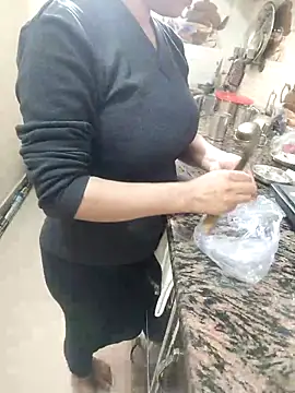 Snapshot of Pihu_Chopra chatting on November 11, 2025, 3:45 am Pihu Chopra online show from November 11, 2025, 3:45 am