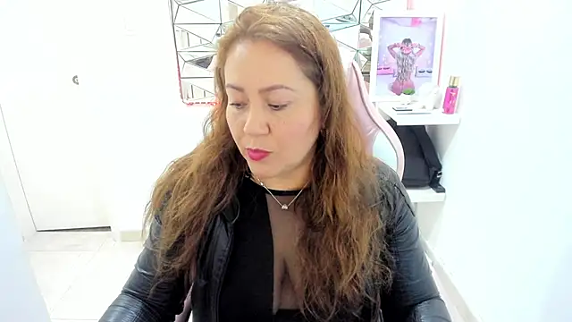 Snapshot of camixxx_m chatting on May 16, 2026, 12:04 pm camixxx m online show from May 16, 2026, 12:04 pm