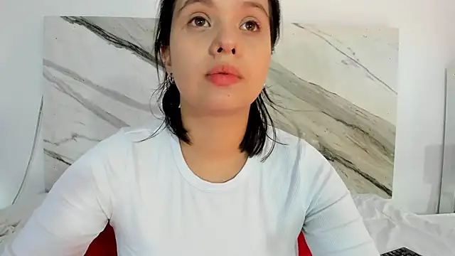 Snapshot of thamiina_ chatting on October 30, 2025, 7:00 pm thamiina online show from October 30, 2025, 7:00 pm