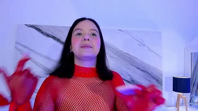 Snapshot of thamiina_ chatting on November 18, 2025, 7:17 pm thamiina online show from November 18, 2025, 7:17 pm