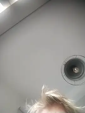 Snapshot of sarahpearlx chatting on November 15, 2025, 3:38 pm sarahpearlx online show from November 15, 2025, 3:38 pm