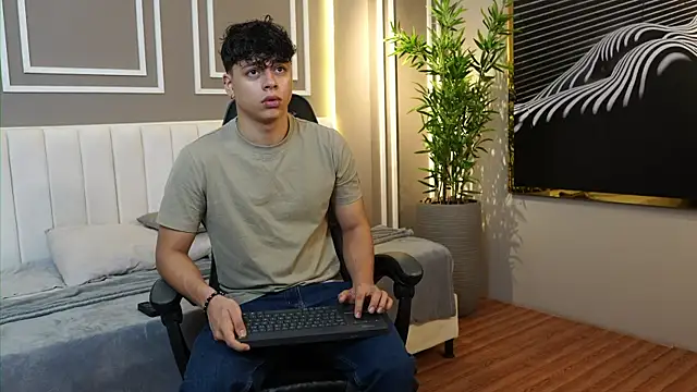 Ethan occonor online show from November 5, 2025, 8:17 am