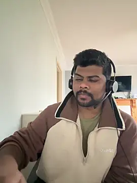 Snapshot of CrazyShashank chatting on February 5, 2026, 1:18 pm CrazyShashank online show from February 5, 2026, 1:18 pm
