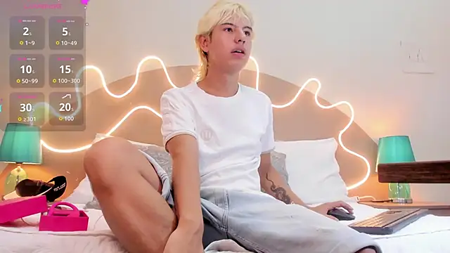 Snapshot of Enrrixxx_ chatting on October 1, 2025, 12:27 am Enrrixxx online show from October 1, 2025, 12:27 am