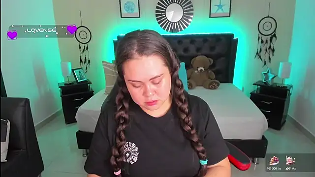 Snapshot of LolaVillalobos chatting on September 13, 2025, 11:54 am LolaVillalobos online show from September 13, 2025, 11:54 am