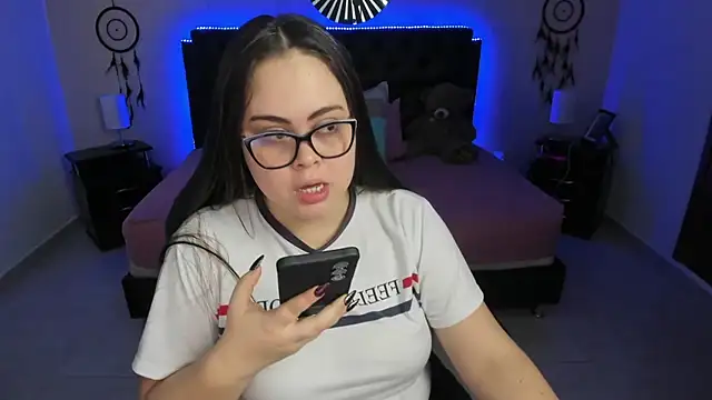 Snapshot of LolaVillalobos chatting on November 28, 2025, 12:27 pm LolaVillalobos online show from November 28, 2025, 12:27 pm