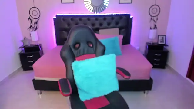 LolaVillalobos online show from February 24, 2026, 1:12 pm