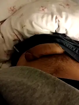 Snapshot of Giacomo-1990 chatting on October 19, 2025, 12:46 am Giacomo-1990 online show from October 19, 2025, 12:46 am