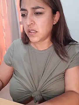 Snapshot of Anro2 chatting on October 11, 2025, 1:01 pm Anro2 online show from October 11, 2025, 1:01 pm