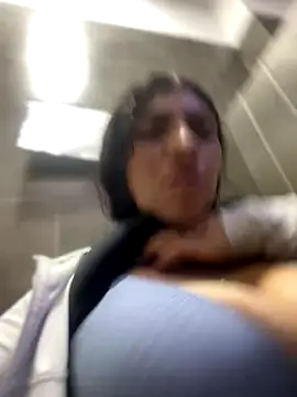 arieel  722 online show from November 22, 2025, 1:37 am