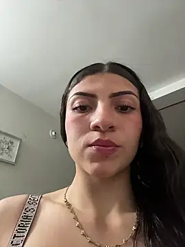 Snapshot of arieel__722 chatting on February 15, 2026, 4:35 am arieel 722 online show from February 15, 2026, 4:35 am