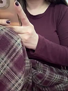 PhuongNhi21 online show from December 15, 2025, 2:12 pm