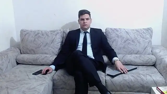 Snapshot of Victor_Maitland chatting on January 18, 2026, 9:18 pm Victor Maitland online show from January 18, 2026, 9:18 pm