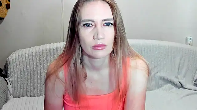 Snapshot of JessFoxxx chatting on May 8, 2026, 3:43 am JessFoxxx online show from May 8, 2026, 3:43 am