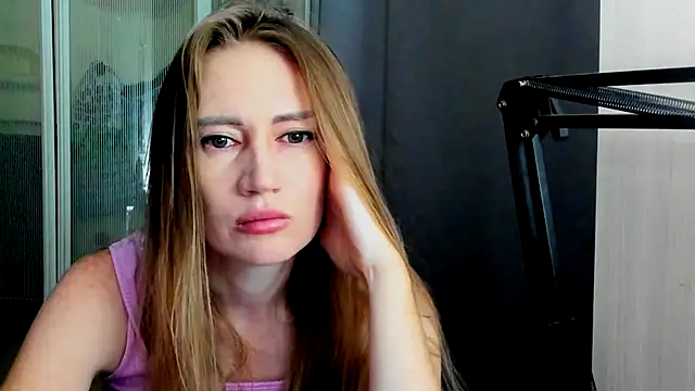 Snapshot of JessFoxxx chatting on June 26, 2026, 1:00 am JessFoxxx online show from June 26, 2026, 1:00 am