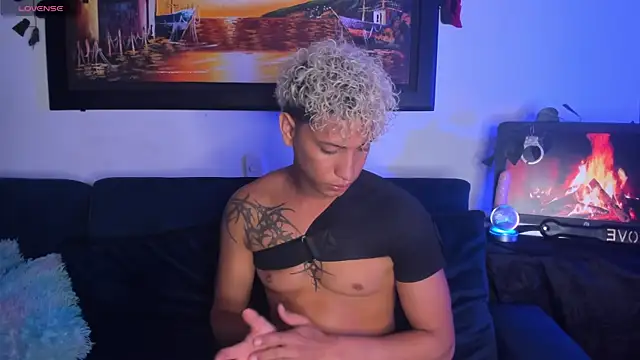 ECSTASYX2 2001 online show from February 26, 2026, 5:29 am