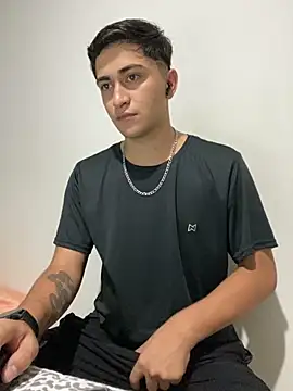 Snapshot of Tavinho067 chatting on November 12, 2025, 2:37 am Tavinho067 online show from November 12, 2025, 2:37 am