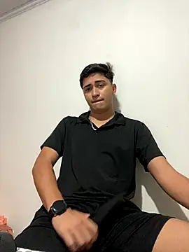 Snapshot of Tavinho067 chatting on October 31, 2025, 9:22 pm Tavinho067 online show from October 31, 2025, 9:22 pm