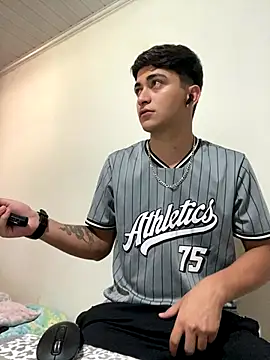 Snapshot of Tavinho067 chatting on November 4, 2025, 6:01 pm Tavinho067 online show from November 4, 2025, 6:01 pm