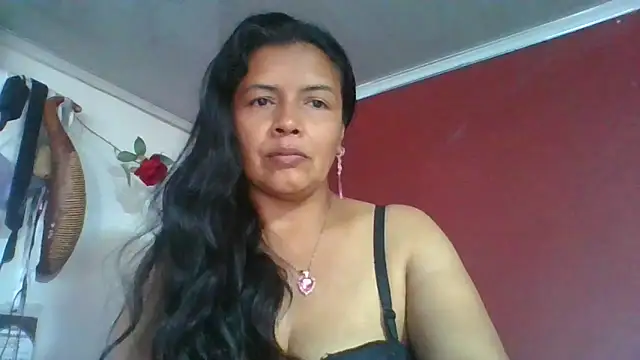 DianaOchoa  online show from May 24, 2026, 10:42 pm